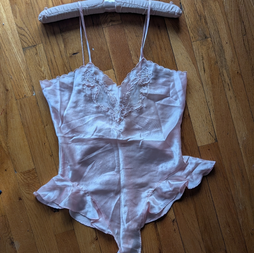 ✨ Vintage Eaton Vanity Fair Satin Romper – Size Small ✨